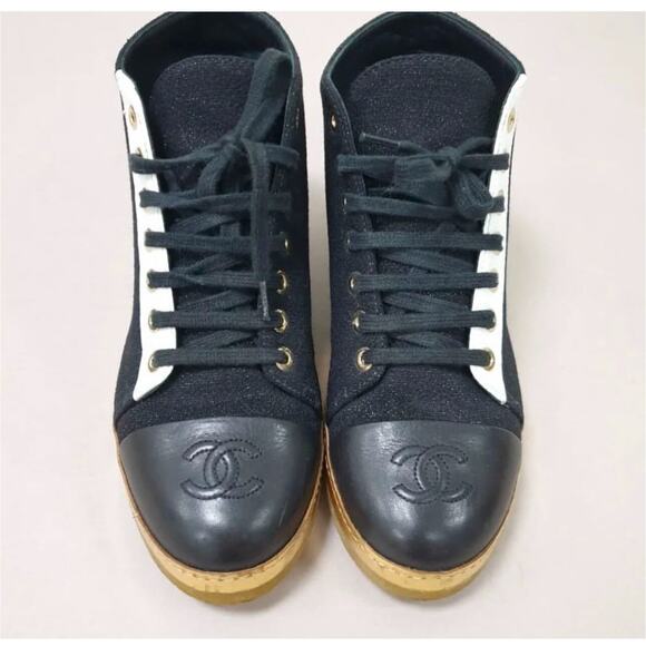 Chanel Black Tweed Calfskin CC Lace Up Short Boots Sz.36 - Picture 2 of 9